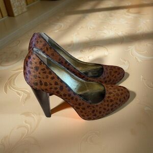 BANANA REPUBLIC Calf Hair micro Leopard,brown SZ 5.5 genuine leather pump❤️
